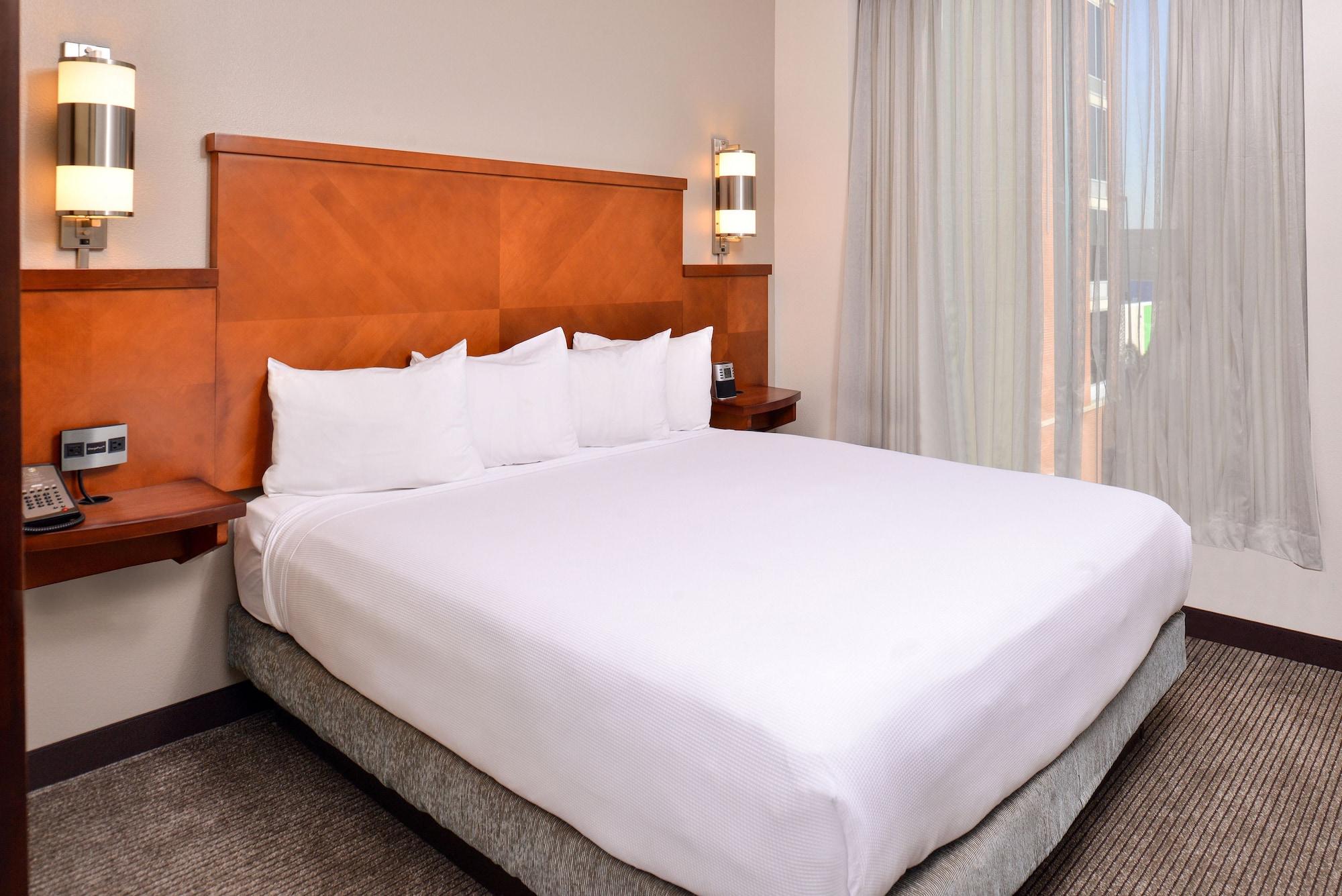 Hyatt Place Гардън Сити Екстериор снимка