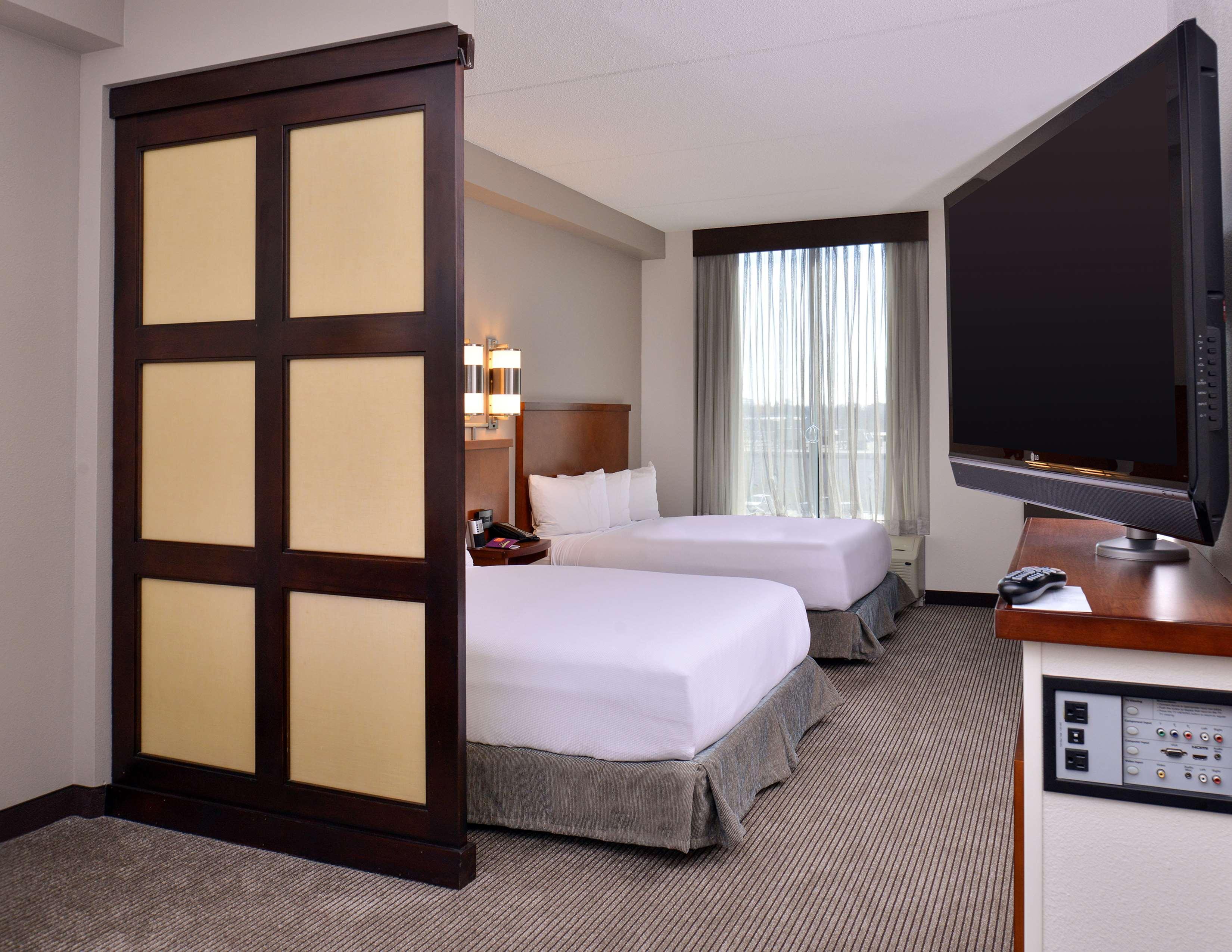 Hyatt Place Гардън Сити Екстериор снимка
