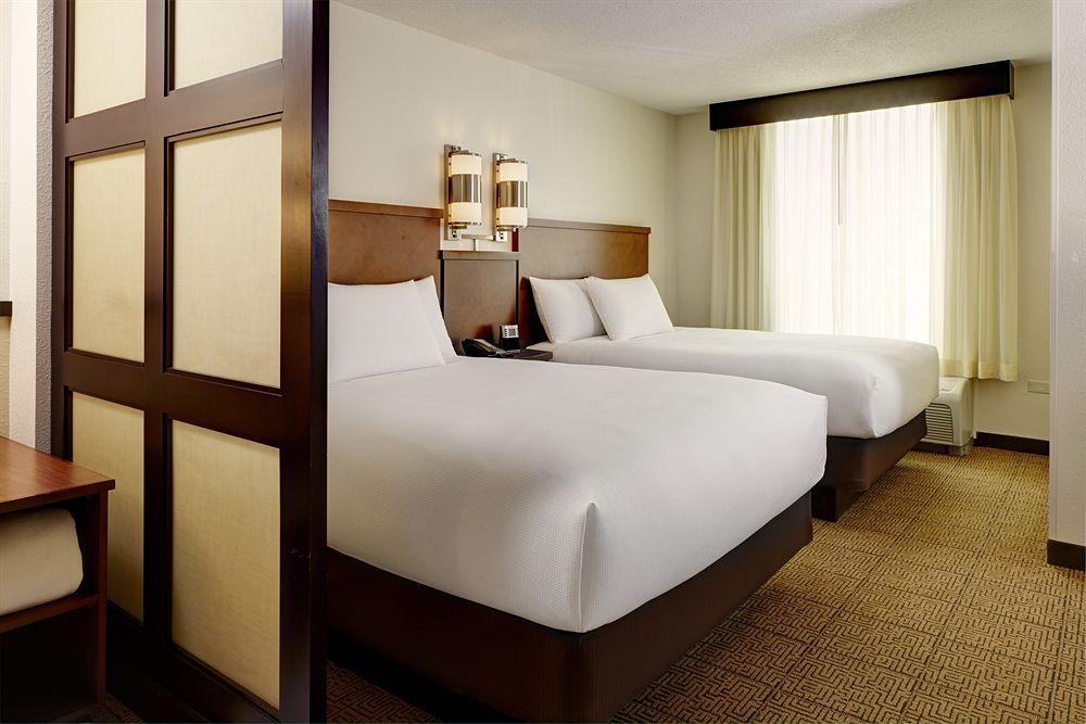 Hyatt Place Гардън Сити Екстериор снимка