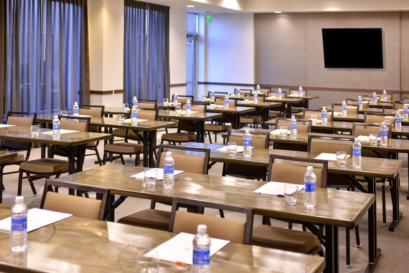 Hyatt Place Гардън Сити Екстериор снимка
