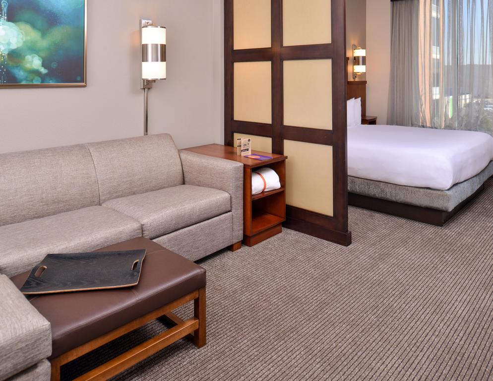 Hyatt Place Гардън Сити Екстериор снимка